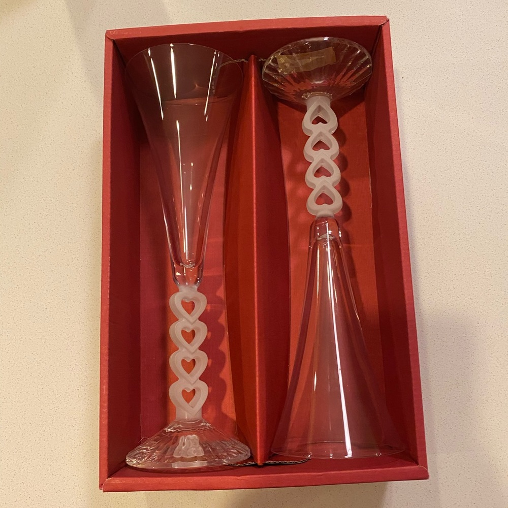 Frosted heart champagne flutes